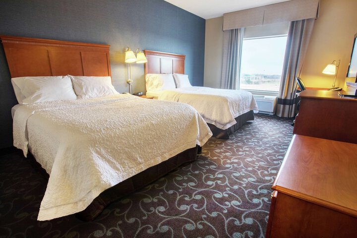 Room 32 of 60