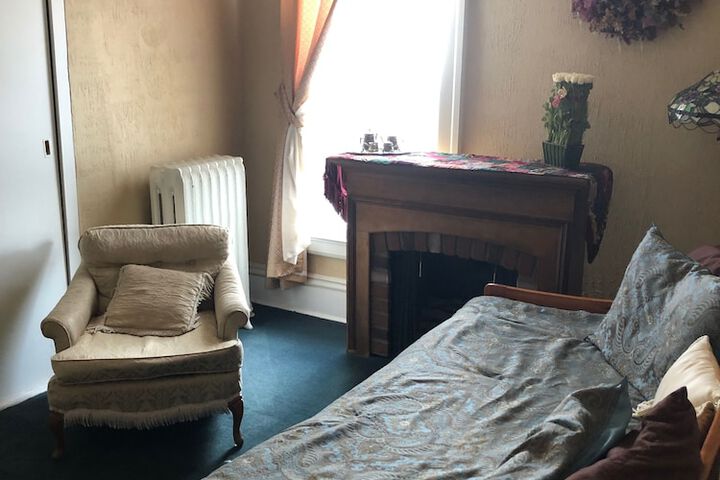 Room 8 of 44
