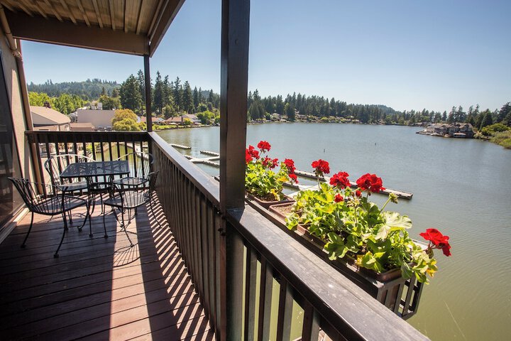 Lakeshore Inn