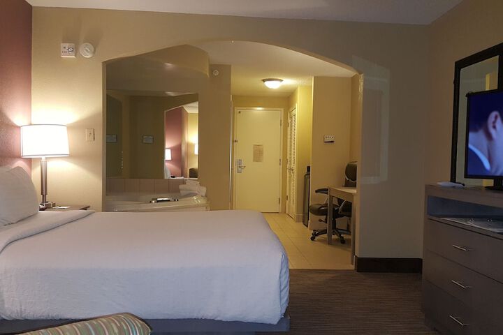 Room 20 of 28