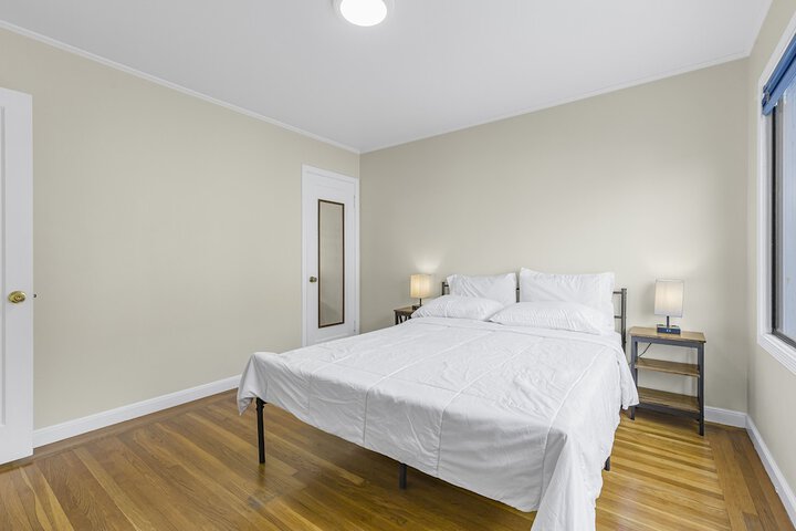 3 BD 2 Bath House Walkable To Bart, Free Parking, Views