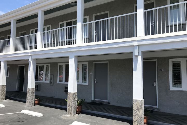 Hi View Inn & Suites