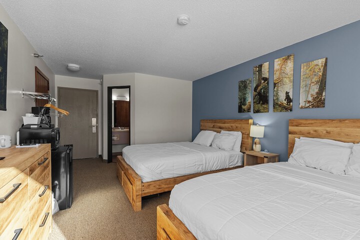 Nisswa Hotel and Suites