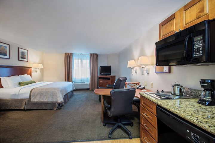 Room 25 of 37