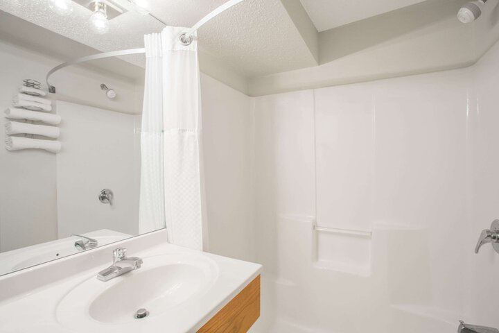 Room 12 of 15