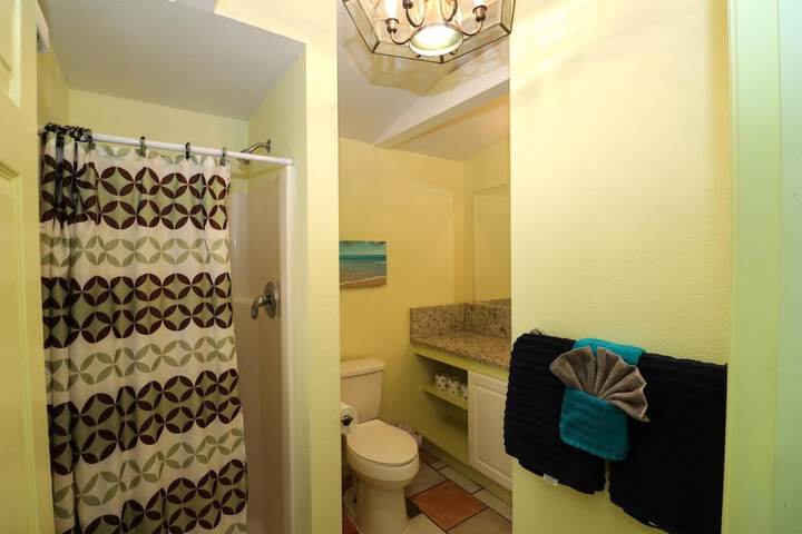 Room 13 of 37