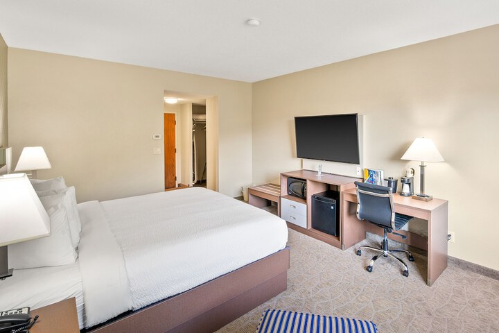 Room 35 of 53