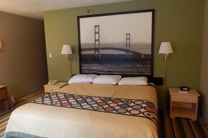 Room 11 of 24