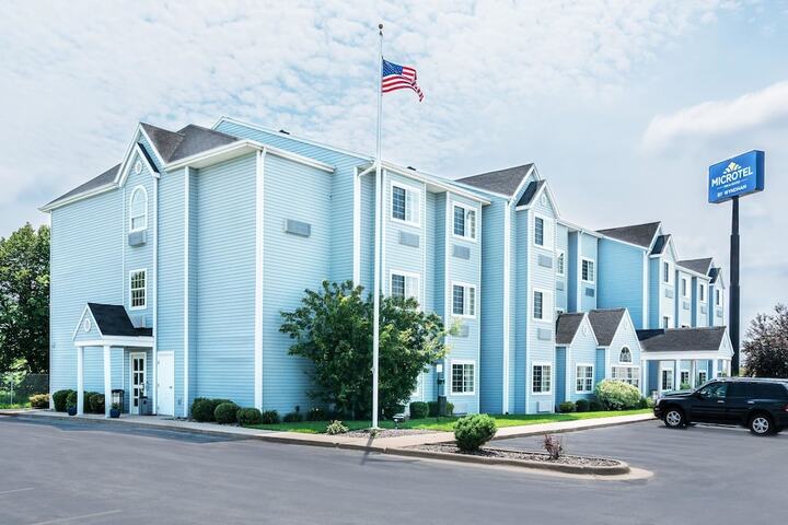 Hotel 2 of 34