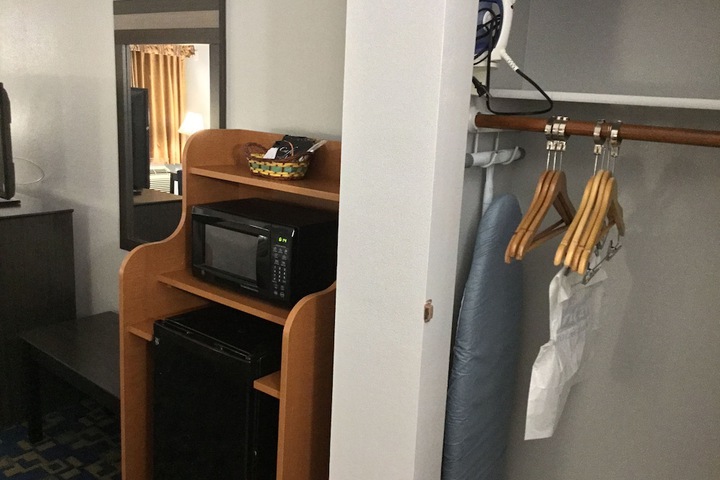 Room 28 of 47