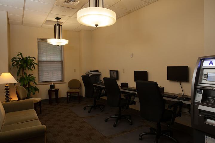 Business Center 70 of 75