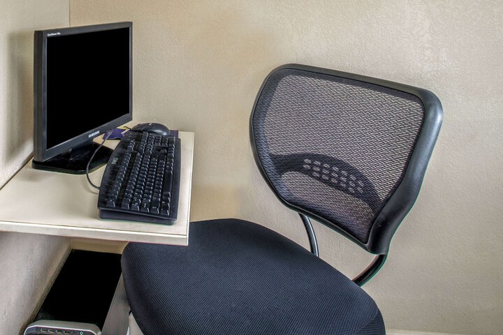 Business Center 34 of 34