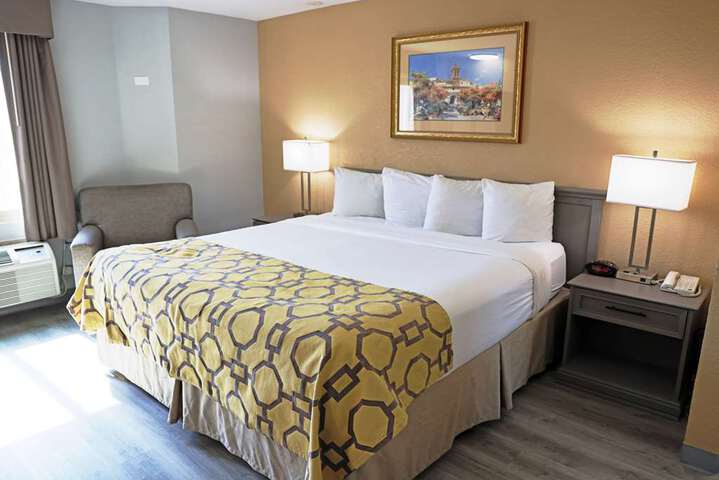Room 32 of 124