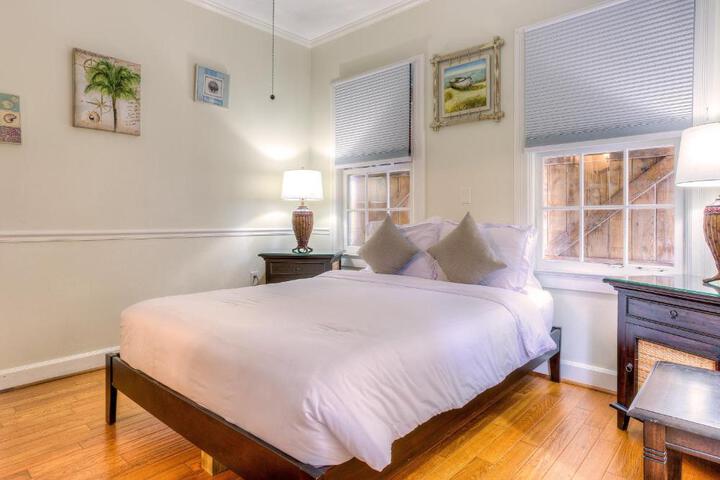 Key West Harbor Inn - Adults Only