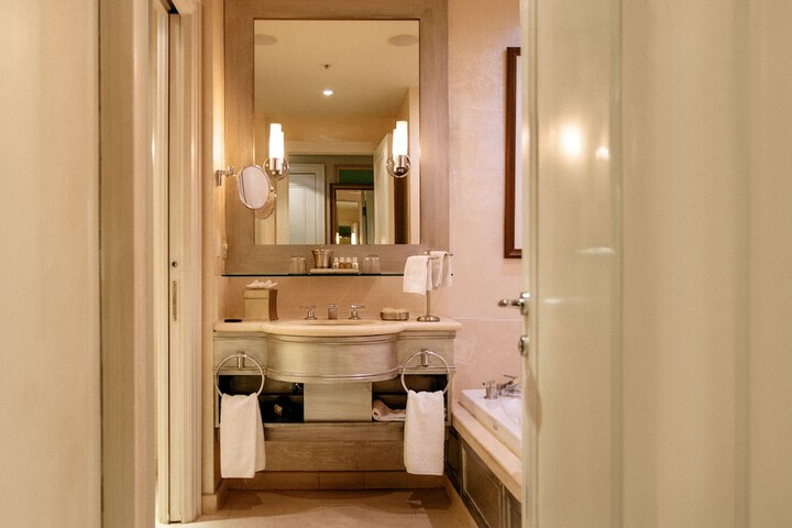 Room 14 of 61