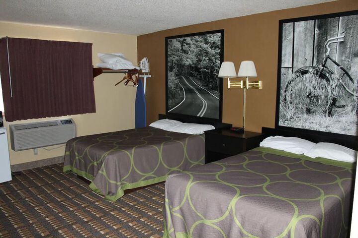 Room 4 of 5