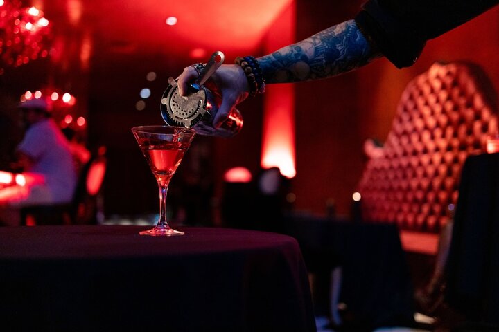 Lounge 79 of 98