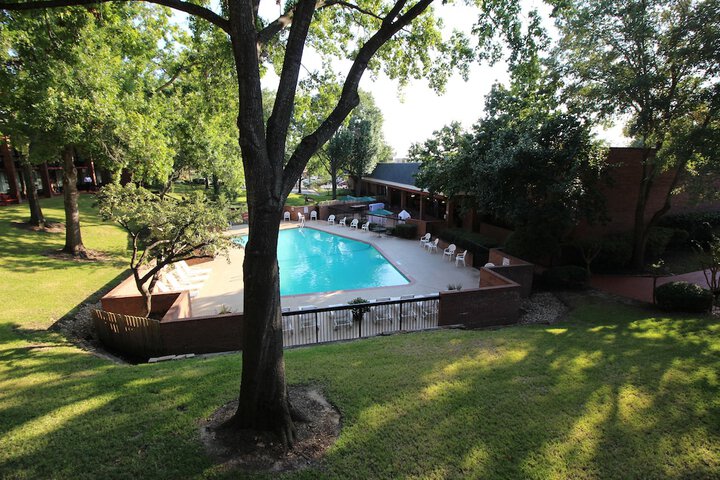 Pool 18 of 64
