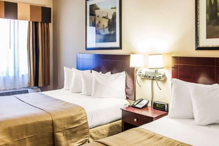 Quality Inn & Suites Peoria North