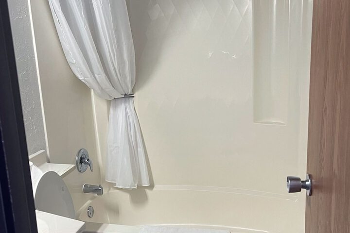 Room 12 of 27