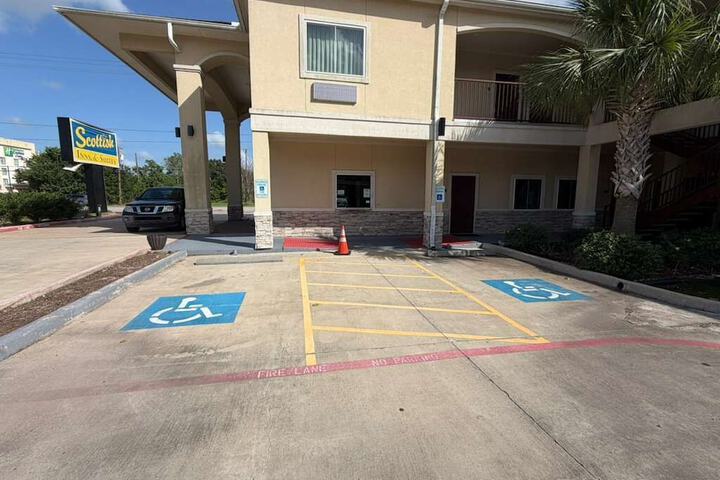 Scottish Inns & Suites Bay City TX