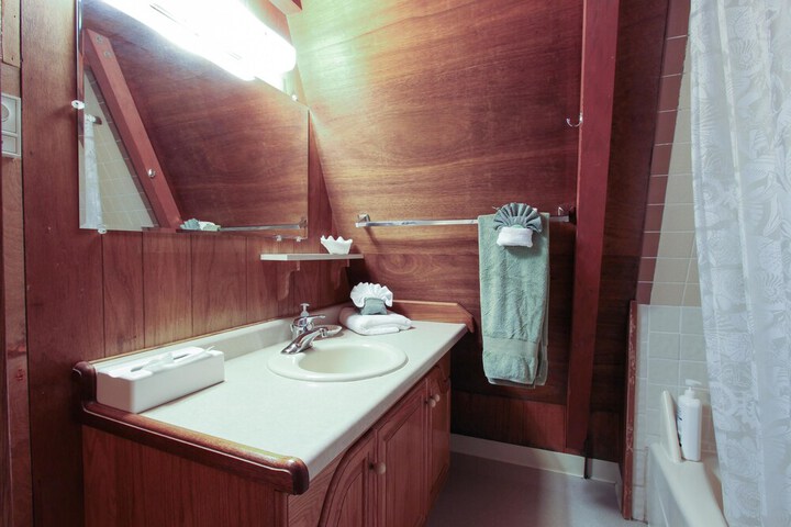 Room 4 of 17