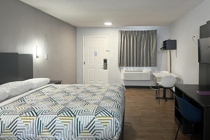 Studio 6 Suites Hurricane Wv