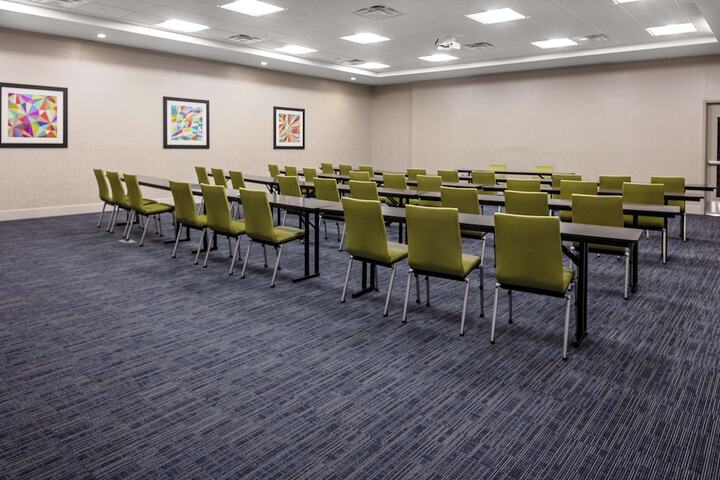 Holiday Inn Express & Suites Madison by IHG