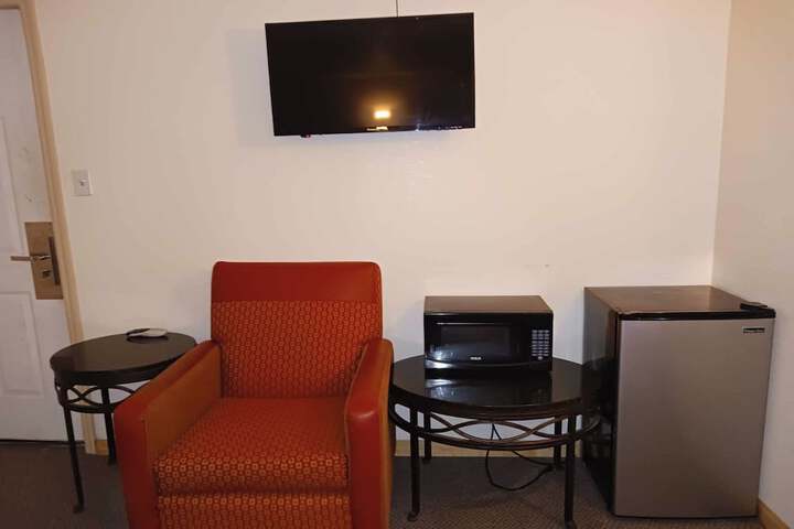 Room 6 of 15