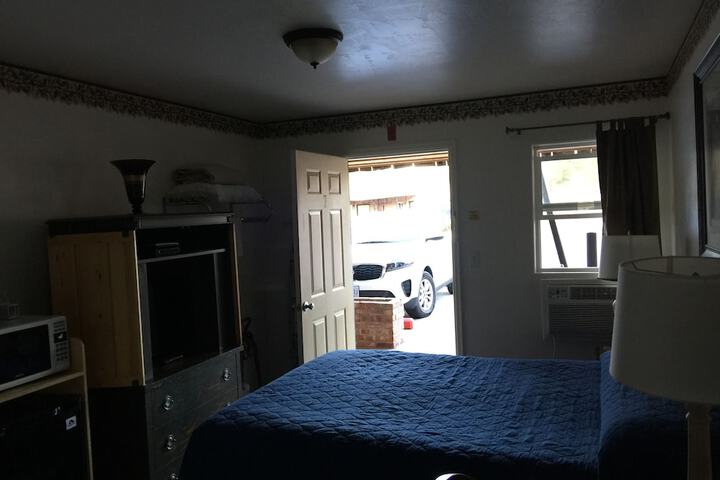 Rustic Inn Motel