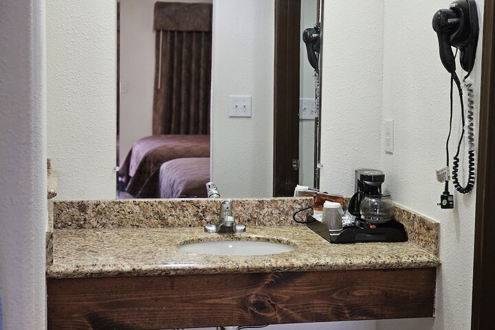 Room 11 of 20
