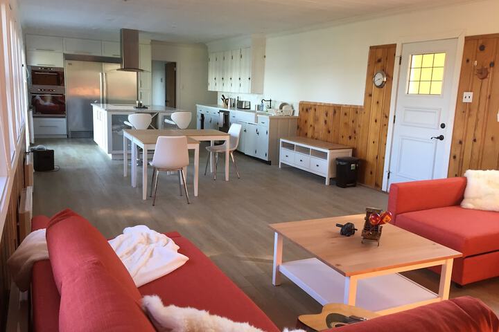 Room 26 of 46