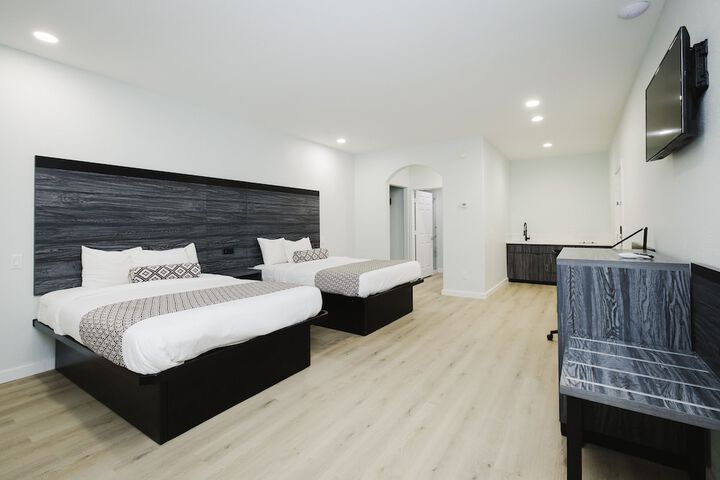 Sapphire Inn and Suites