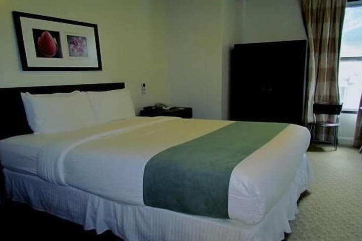 Room 34 of 41