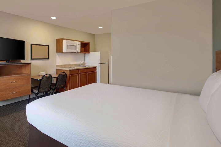 Room 14 of 16