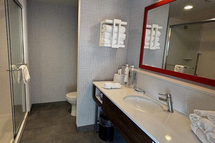 Hampton Inn & Suites Erie Bayfront
