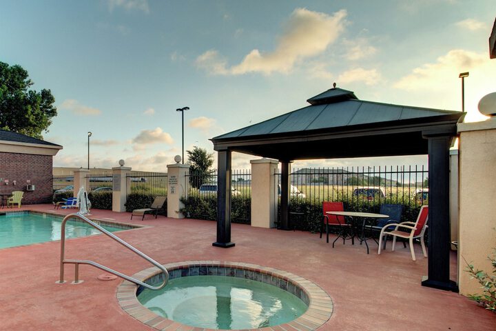 Comfort Suites Waxahachie - Dallas