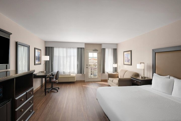 La Quinta Inn & Suites by Wyndham Paso Robles