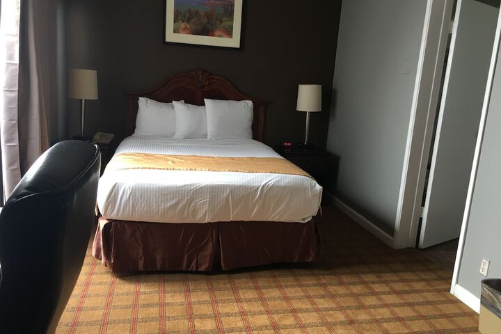 Room 25 of 47