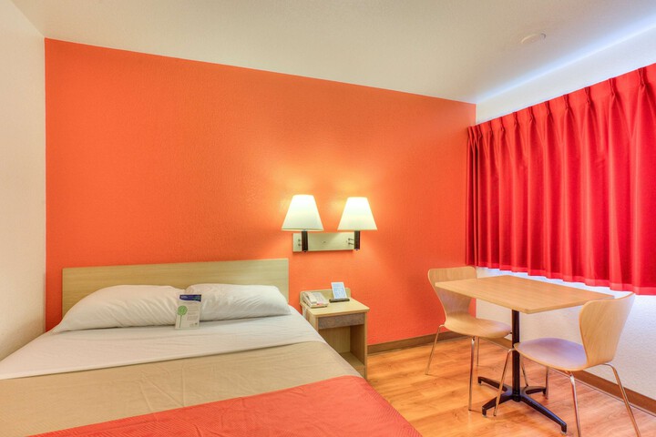 Room 17 of 31