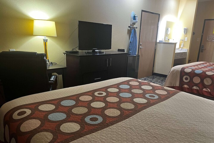 Room 10 of 27
