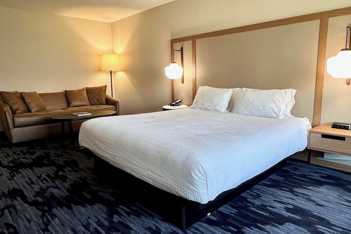 Room 8 of 17