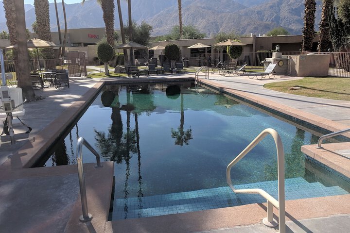 Pool 4 of 23