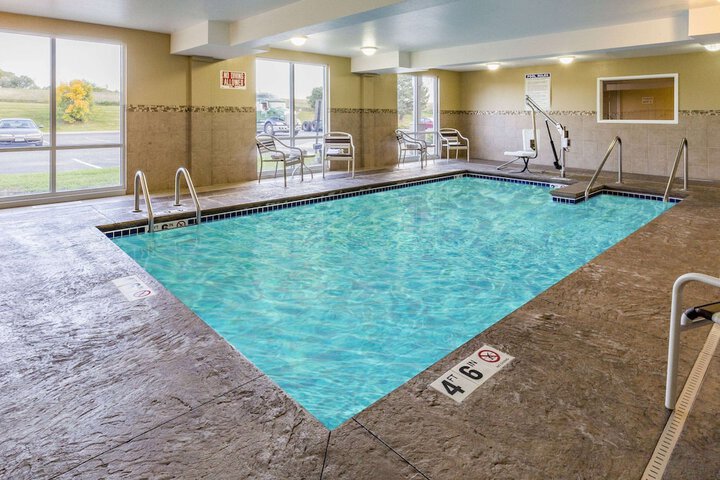 AmericInn by Wyndham Burnsville