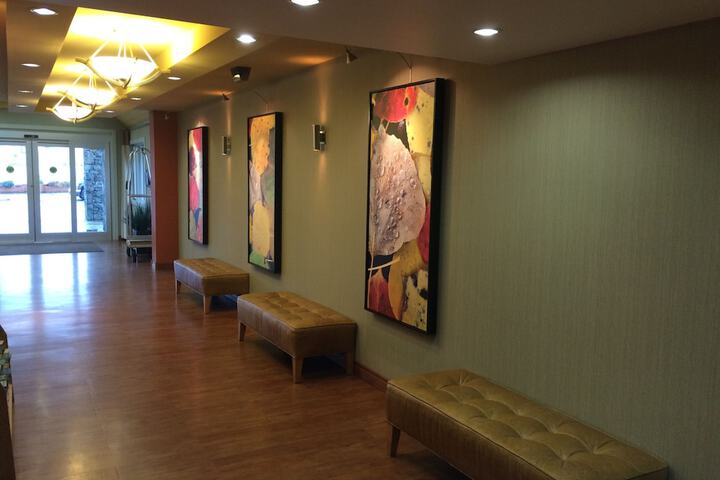 Best Western Plus Emerald Isle Hotel