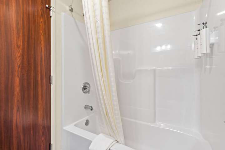 Room 6 of 33