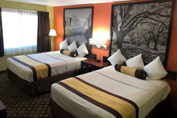 Super 8 by Wyndham Ontario