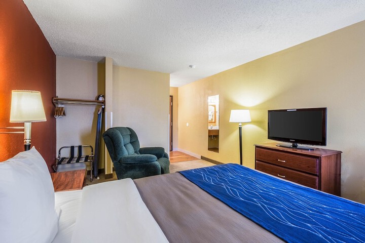 Room 6 of 26