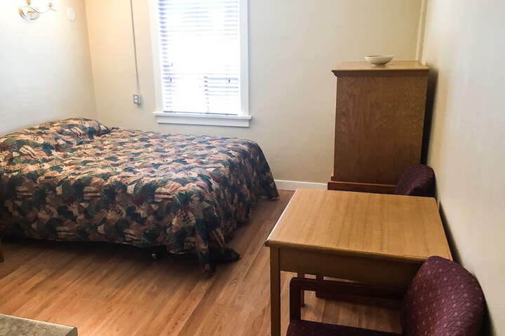 Room 12 of 22