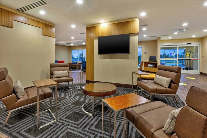TownePlace Suites by Marriott Grand Rapids Airport Southeast